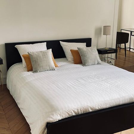 Grand Appartement D'Exception Au Chateau Randin Écully Exterior foto