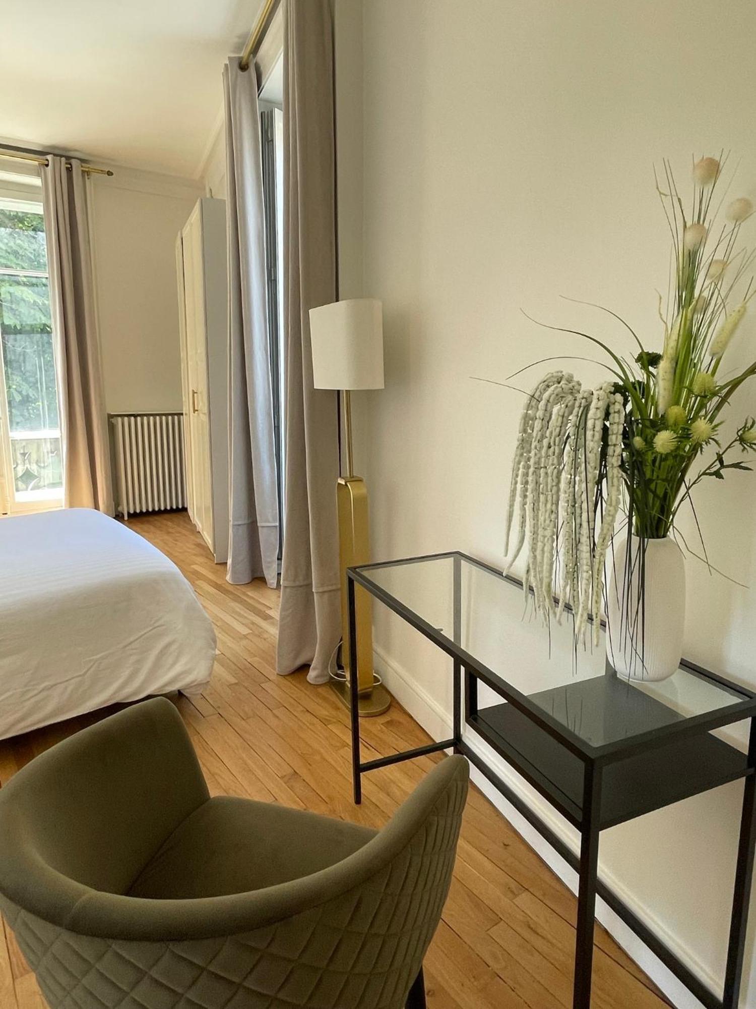 Grand Appartement D'Exception Au Chateau Randin Écully Exterior foto